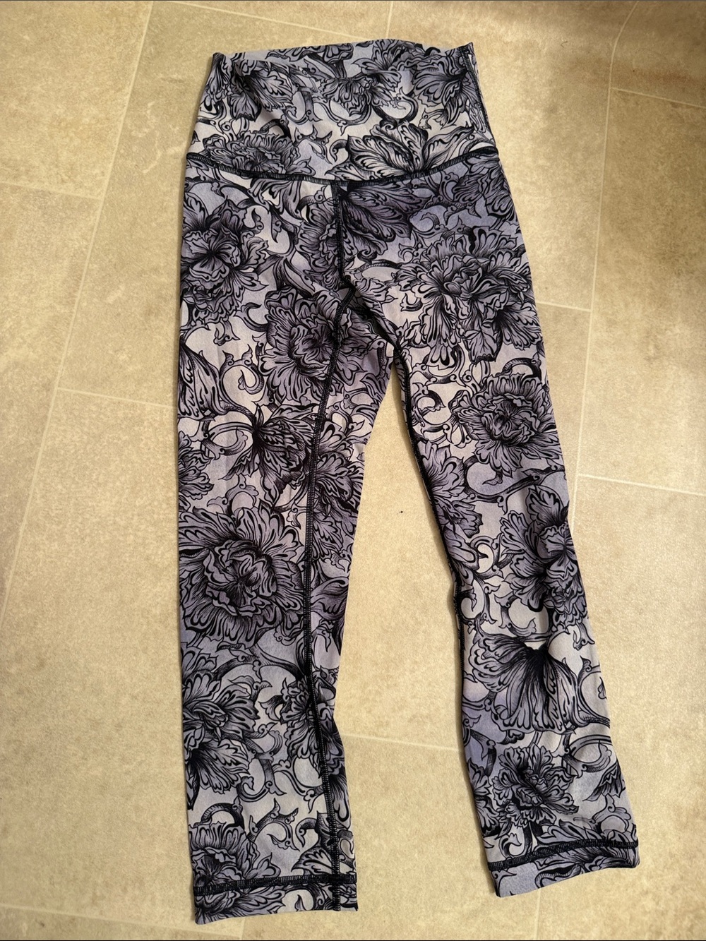 Lululemon Floral Print Performance Leggings - Picture 1 of 3
